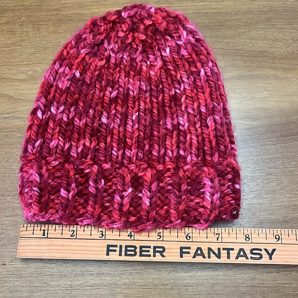 NEW-Hand Made Knit Super Soft and Chunky Wool Hat & Scarf Set, Cranberry - Picture 4 of 9